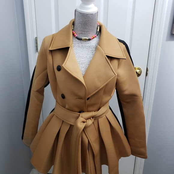 Double-Breasted Tan/Black Coat - Picture 7 of 8